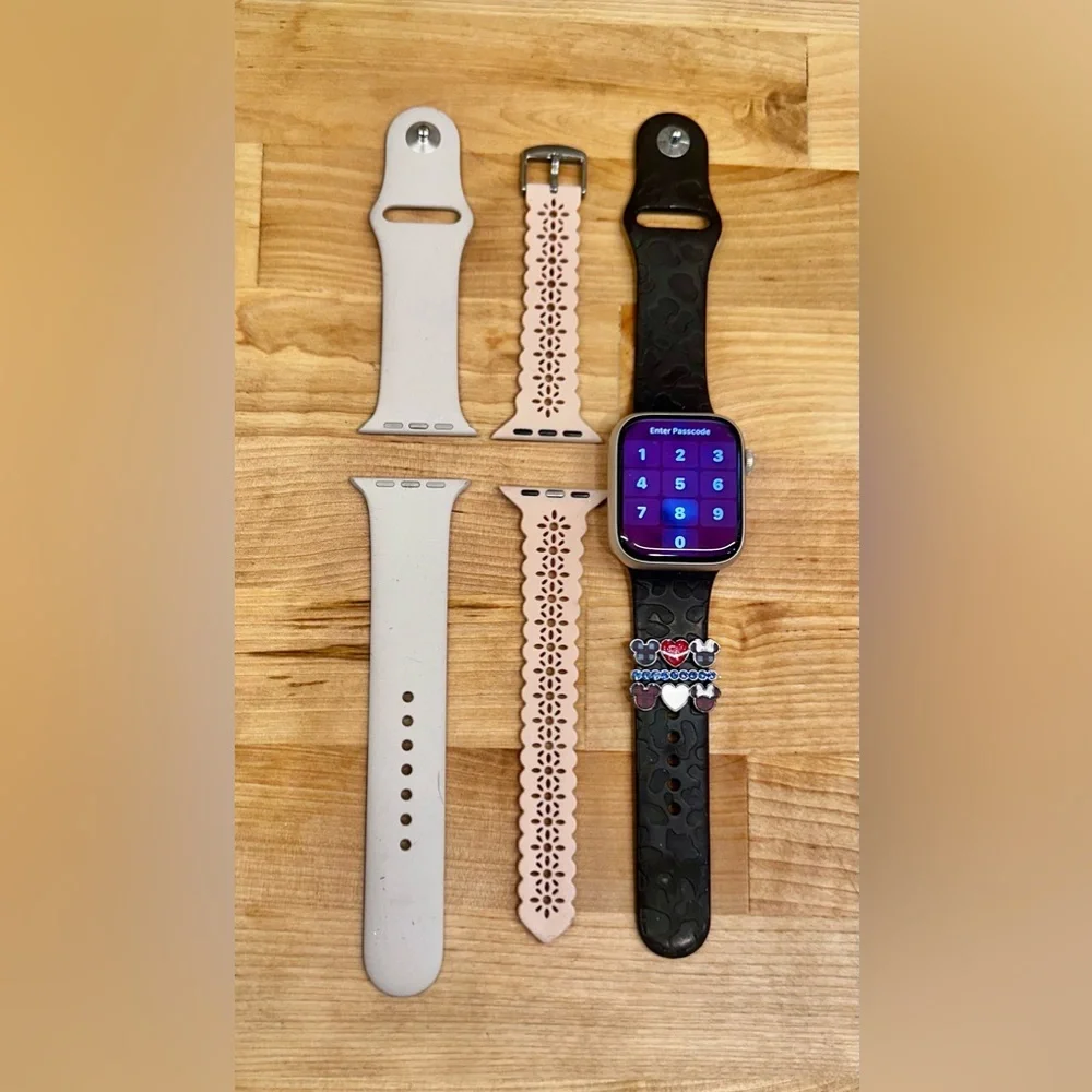 Apple Watch Series 9 45mm GPS + Cellular Blood Oxygen Active + 3 Bands